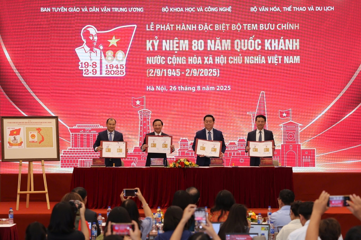 Khai trương Trung tâm Báo chí và phát hành bộ tem đặc biệt kỷ niệm 80 năm Quốc khánh