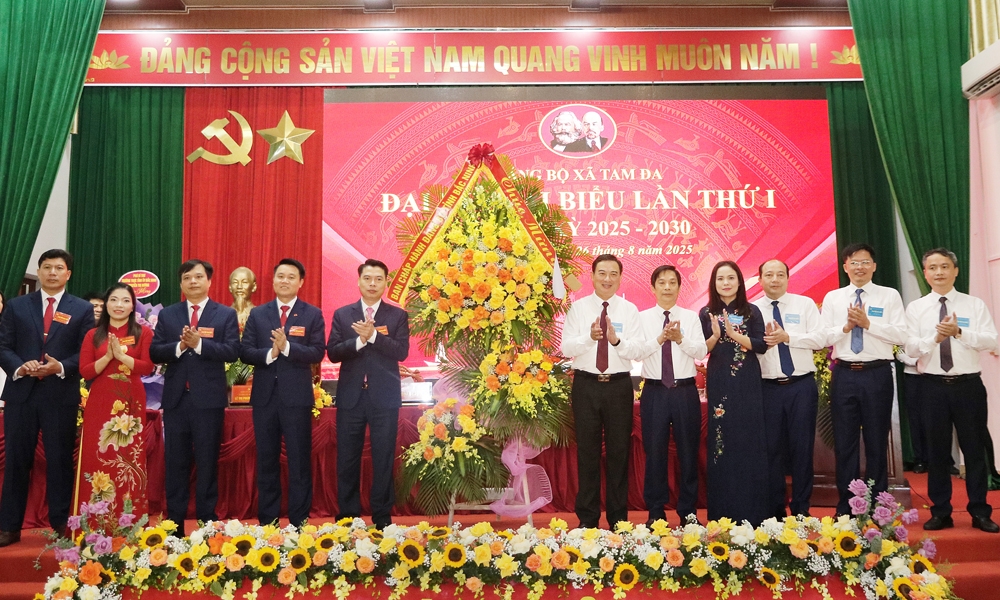 Đảng bộ xã Tam Đa tổ chức thành công Đại hội đại biểu lần thứ I, nhiệm kỳ 2025 - 2030 “không giấy tờ” Đảng bộ xã Tam Đa tổ chức thành công Đại hội đại biểu lần thứ I, nhiệm kỳ 2025 - 2030 “không giấy tờ”