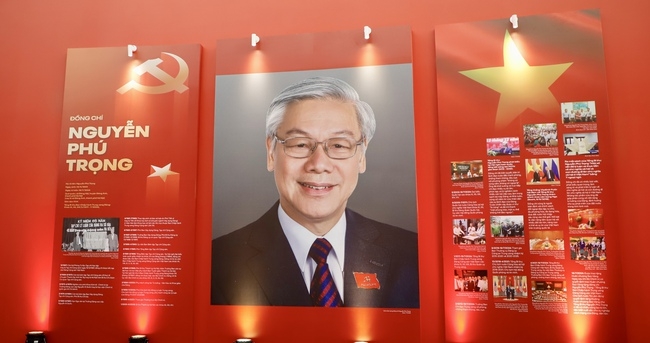 Triển lãm 95 năm cờ Đảng soi đường: Tái hiện những mốc son chói lọi của Đảng qua 95 năm lãnh đạo Cách mạng Việt Nam