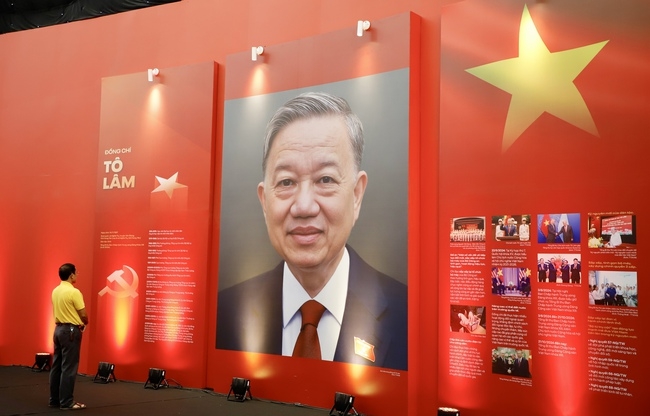 Triển lãm 95 năm cờ Đảng soi đường: Tái hiện những mốc son chói lọi của Đảng qua 95 năm lãnh đạo Cách mạng Việt Nam