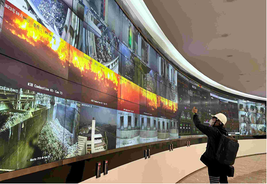 Lò đốt rác được giám sát ở phòng điều khiển trung tâm của Nhà máy điện rác Sóc Sơn.