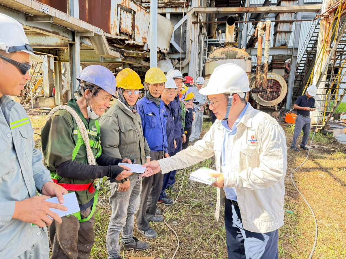 Quyết tâm hoàn thành bảo dưỡng Nhà máy Nhiên liệu Sinh học Dung Quất, sẵn sàng khởi động trong tháng 11/2025 Quyết tâm hoàn thành bảo dưỡng Nhà máy Nhiên liệu Sinh học Dung Quất, sẵn sàng khởi động trong tháng 11/2025