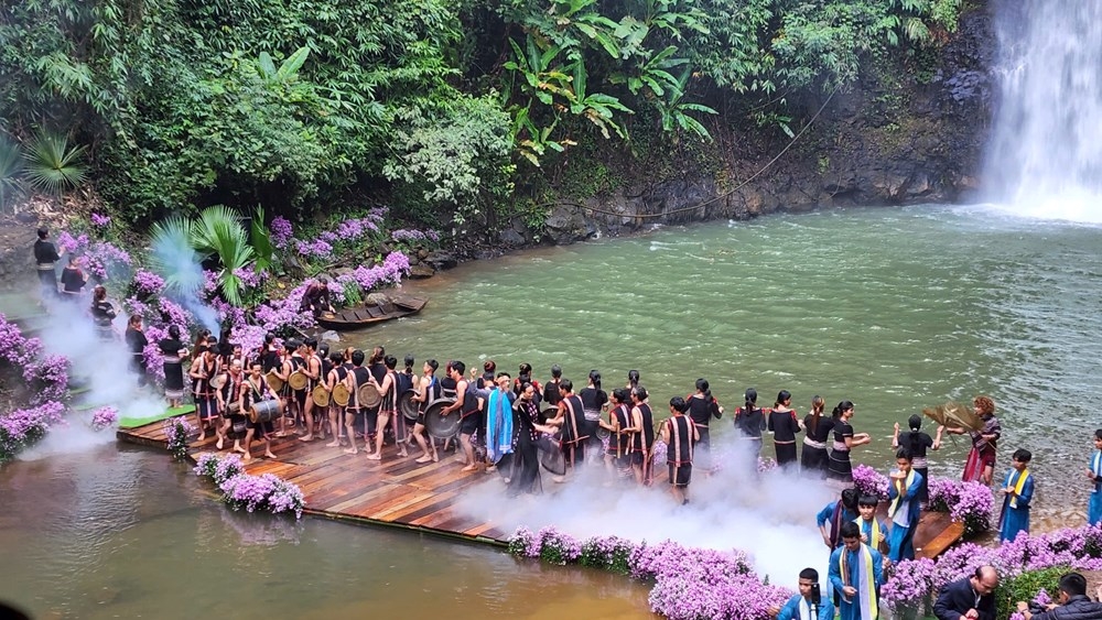 Măng Đen: Khát vọng trở thành trung tâm nghỉ dưỡng thiên nhiên của Việt Nam Măng Đen: Khát vọng trở thành trung tâm nghỉ dưỡng thiên nhiên của Việt Nam