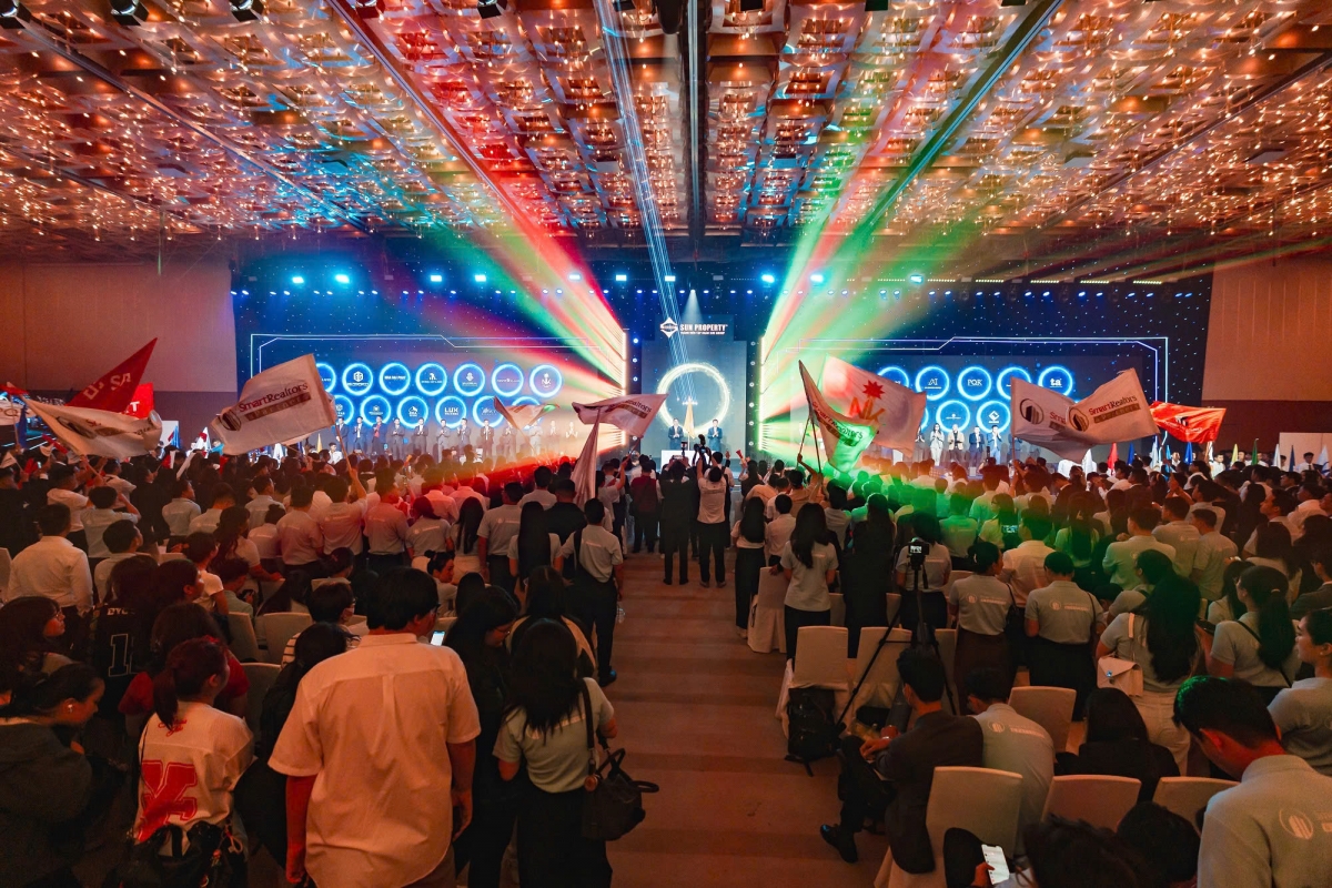 Lễ ra quân 2 tòa tháp mới Blanca 6&7 thu hút hàng nghìn chuyên viên kinh doanh tham gia Lễ ra quân 2 tòa tháp mới Blanca 6&7 thu hút hàng nghìn chuyên viên kinh doanh tham gia