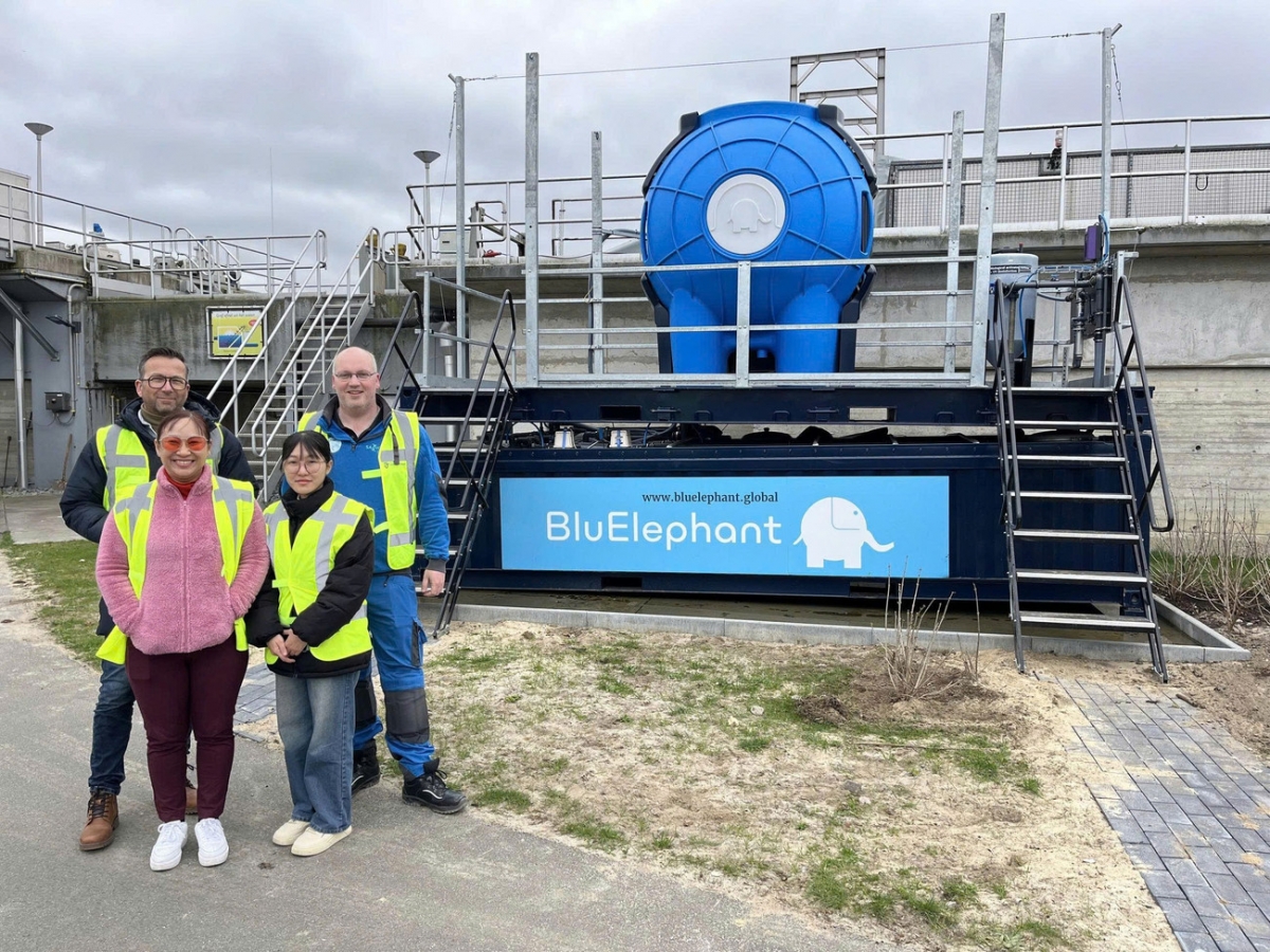 Thăm và trao đổi kỹ thuật vận hành của hệ thống xử lý nước thải - BluElephant (phiên bản 2) trong ứng dụng ngoài thực tế tại Hà Lan. Thăm và trao đổi kỹ thuật vận hành của hệ thống xử lý nước thải - BluElephant (phiên bản 2) trong ứng dụng ngoài thực tế tại Hà Lan.