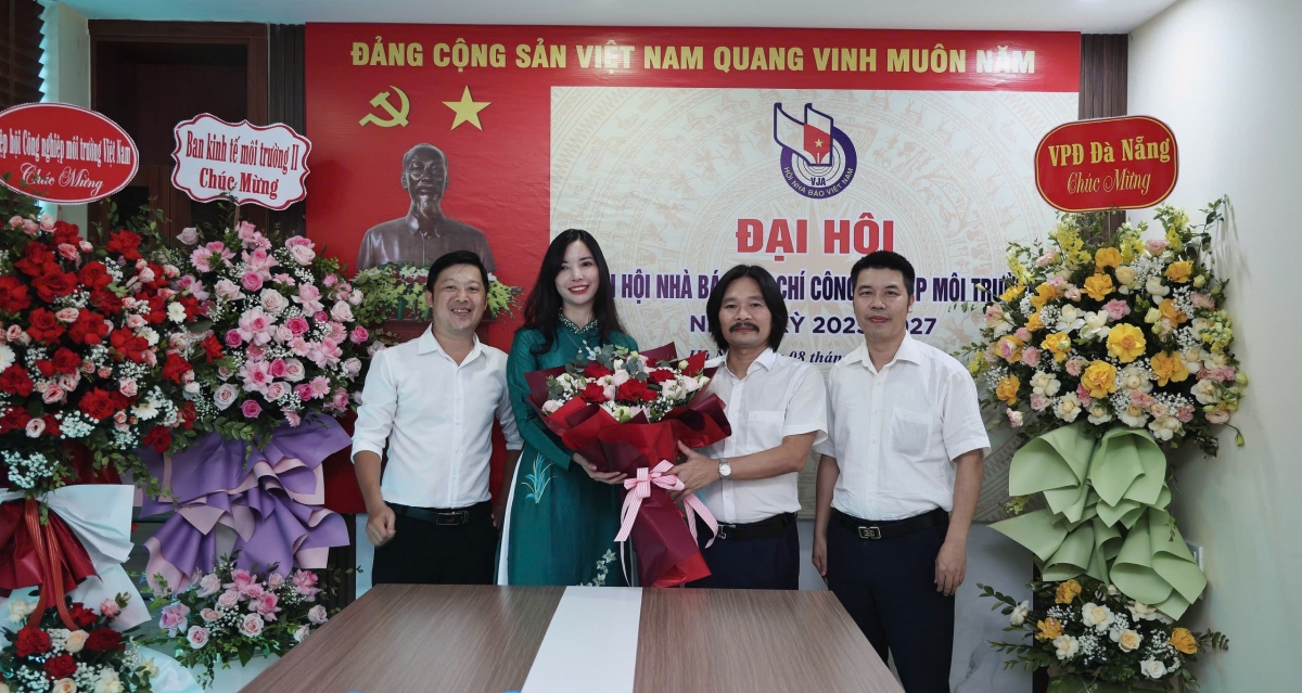 Đại hội Chi hội Nhà báo Tạp chí Công nghiệp môi trường nhiệm kỳ 2025 - 2027 thành công tốt đẹp Đại hội Chi hội Nhà báo Tạp chí Công nghiệp môi trường nhiệm kỳ 2025 - 2027 thành công tốt đẹp