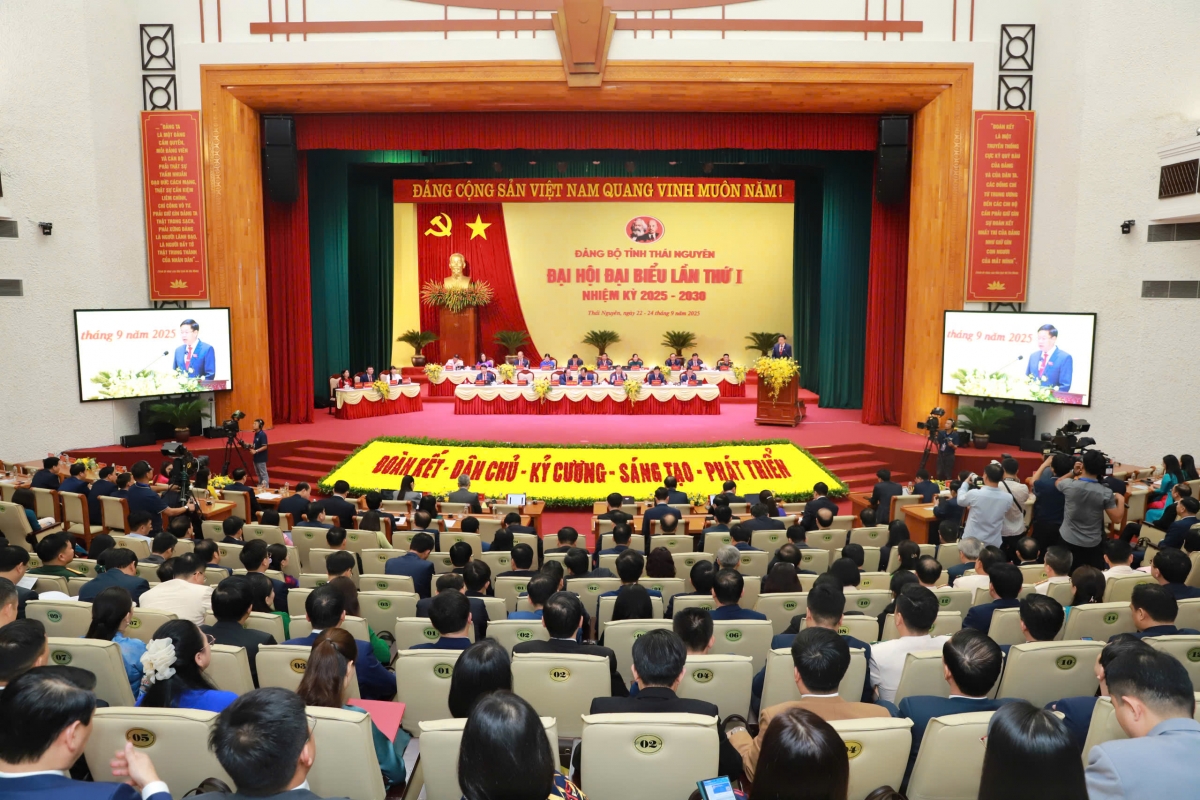 Đưa Thái Nguyên trở thành trung tâm công nghiệp hiện đại, đạt mức thu nhập trung bình cao trước năm 2030 Đưa Thái Nguyên trở thành trung tâm công nghiệp hiện đại, đạt mức thu nhập trung bình cao trước năm 2030