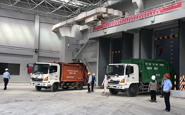 UBND thành phố cũng yêu cầu các địa phương chủ động rà soát, lựa chọn và bố trí điểm tập kết chất thải rắn sinh hoạt phù hợp với quy định của Luật Bảo vệ môi trường