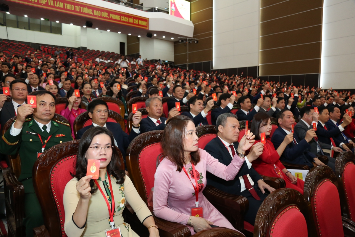 Đại hội đại biểu Đảng bộ tỉnh Hưng Yên lần thứ I, nhiệm kỳ 2025 -2030 bước vào ngày làm việc thứ nhất