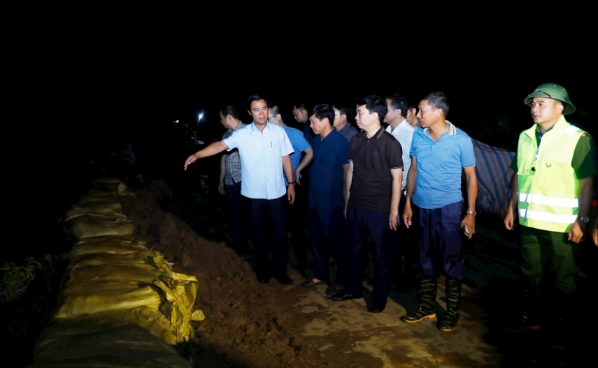 Bắc Ninh huy động tối đa lực lượng canh gác 24/24 giờ xử lý đê xung yếu Bắc Ninh huy động tối đa lực lượng canh gác 24/24 giờ xử lý đê xung yếu