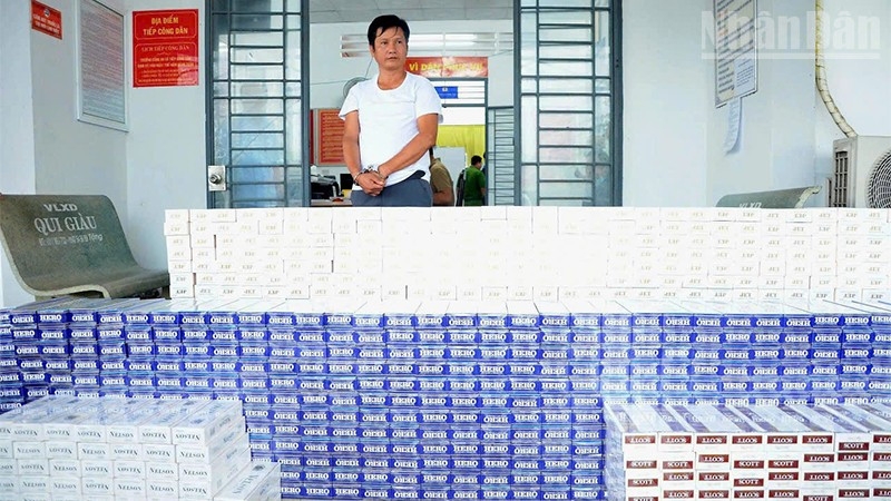 Đồng Tháp: Bắt đối tượng vận chuyển hơn 11.000 bao thuốc lá lậu bằng ô tô Đồng Tháp: Bắt đối tượng vận chuyển hơn 11.000 bao thuốc lá lậu bằng ô tô