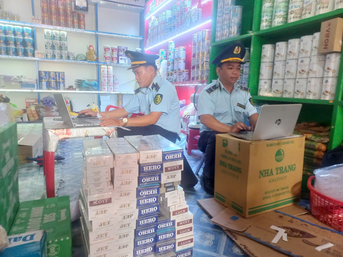 Đồng Tháp: Phạt 20 triệu đồng hộ kinh doanh buôn bán 480 bao thuốc lá nhập lậu Đồng Tháp: Phạt 20 triệu đồng hộ kinh doanh buôn bán 480 bao thuốc lá nhập lậu