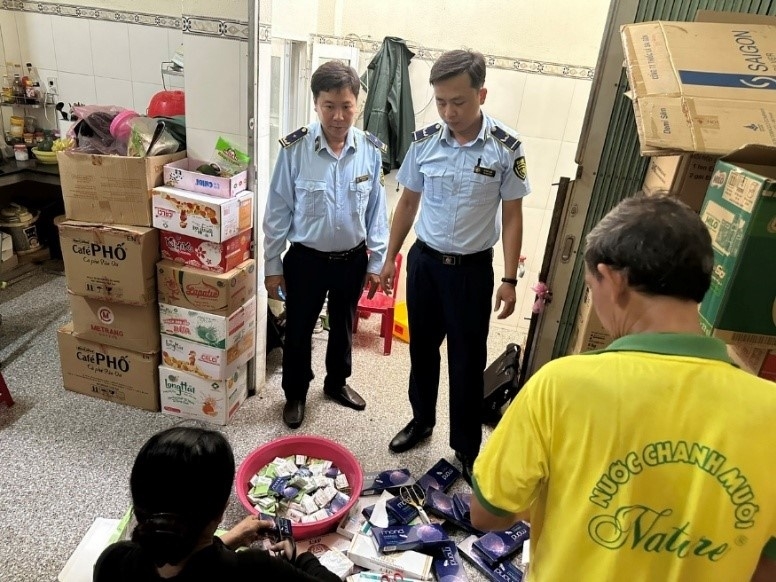 Quảng Ngãi: Thu giữ và tiêu hủy 673 bao thuốc lá điếu nhập lậu Quảng Ngãi: Thu giữ và tiêu hủy 673 bao thuốc lá điếu nhập lậu