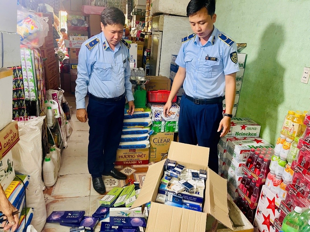 Quảng Ngãi: Thu giữ và tiêu hủy 673 bao thuốc lá điếu nhập lậu Quảng Ngãi: Thu giữ và tiêu hủy 673 bao thuốc lá điếu nhập lậu