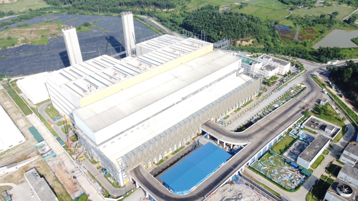 Quy trình xử lý của nhà máy hoàn toàn khép kín, bể rác được duy trì áp suất âm đảm bảo không làm phát tán mùi hôi ra môi trường bên ngoài. Quy trình xử lý của nhà máy hoàn toàn khép kín, bể rác được duy trì áp suất âm đảm bảo không làm phát tán mùi hôi ra môi trường bên ngoài.