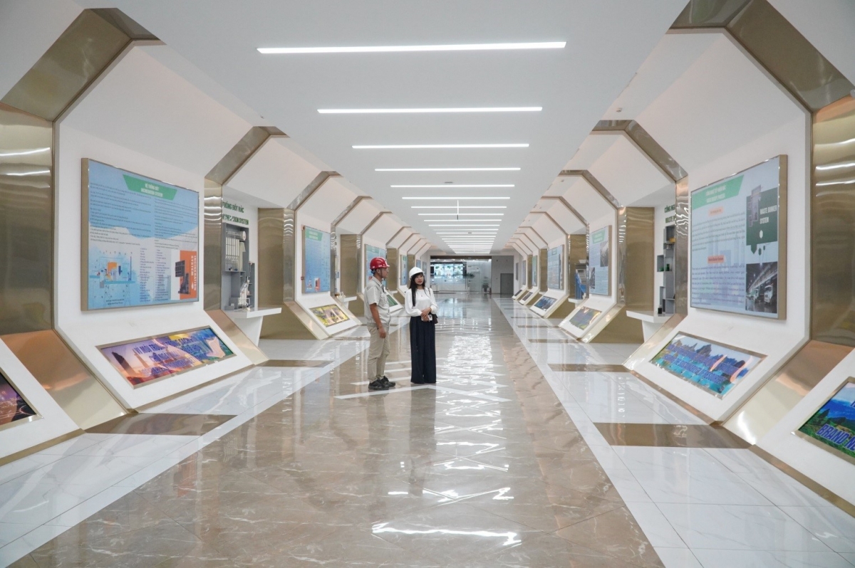 Nhà máy sử dụng công nghệ đốt rác của Bỉ và đốt rác hỗn hợp (không qua phân loại). Nhà máy sử dụng công nghệ đốt rác của Bỉ và đốt rác hỗn hợp (không qua phân loại).