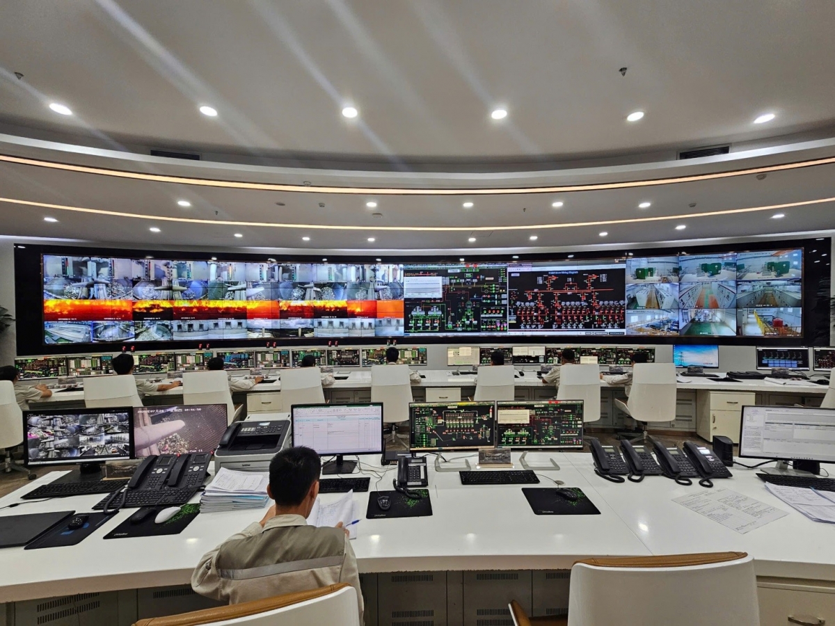 Nhà máy điện rác Sóc Sơn được xây dựng từ tháng 8/2019 - 5/2021. Tháng 7/2022, nhà máy chính thức hòa vào lưới điện quốc gia. Nhà máy điện rác Sóc Sơn được xây dựng từ tháng 8/2019 - 5/2021. Tháng 7/2022, nhà máy chính thức hòa vào lưới điện quốc gia.