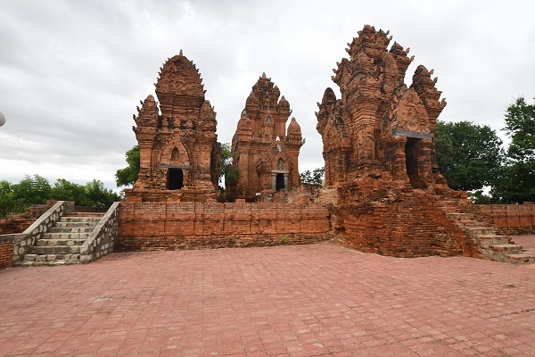 Lễ hội Ka Tê - Di sản của văn hóa Chăm, điểm nhấn du lịch xanh Nam Trung Bộ Lễ hội Ka Tê - Di sản của văn hóa Chăm, điểm nhấn du lịch xanh Nam Trung Bộ