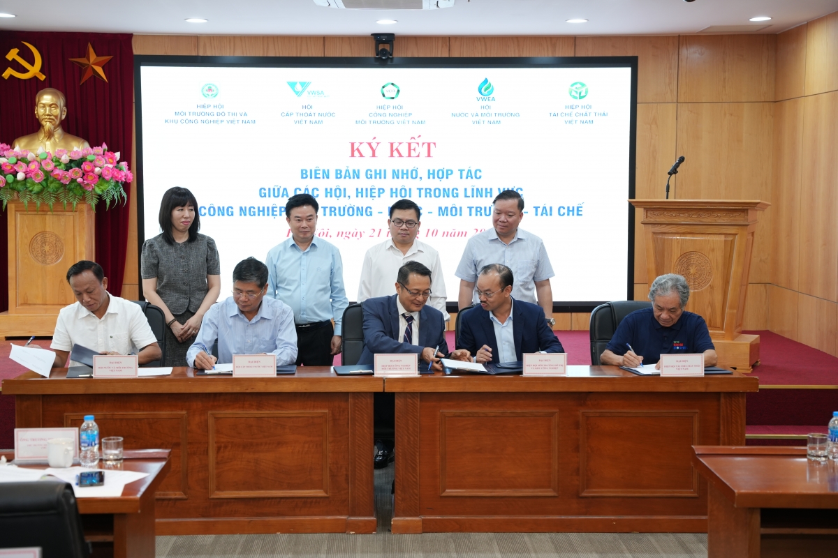 Ký kết Bản ghi nhớ, hợp tác trong lĩnh vực Công nghiệp môi trường - Nước - Môi trường - Tái chế