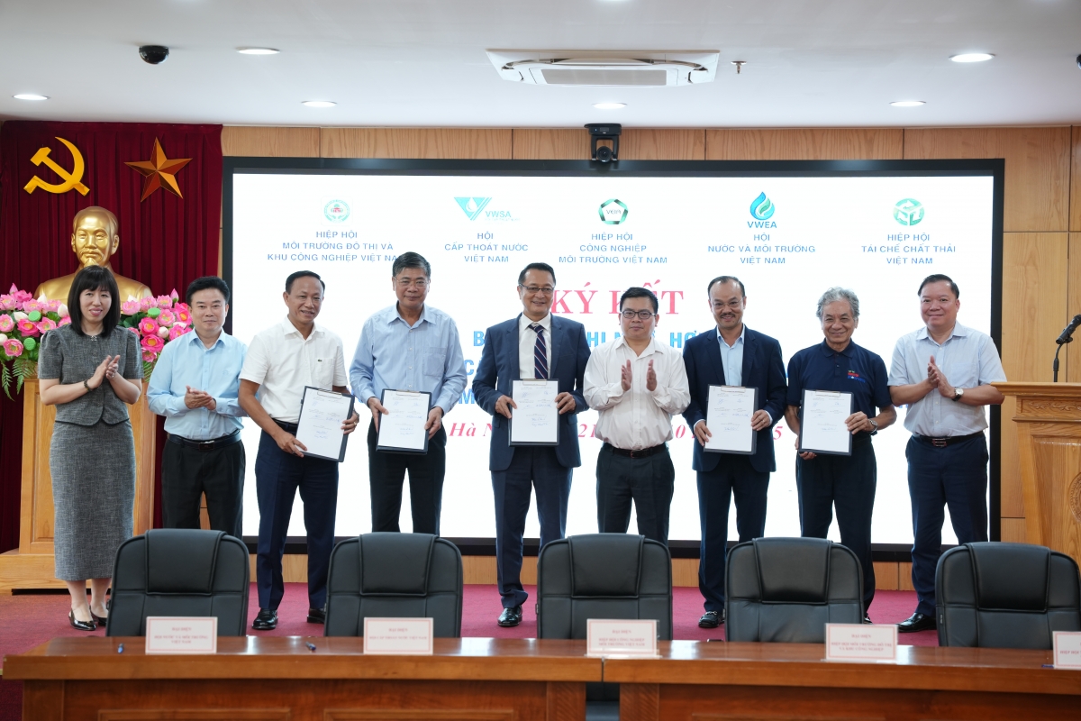 Ký kết Bản ghi nhớ, hợp tác trong lĩnh vực Công nghiệp môi trường - Nước - Môi trường - Tái chế