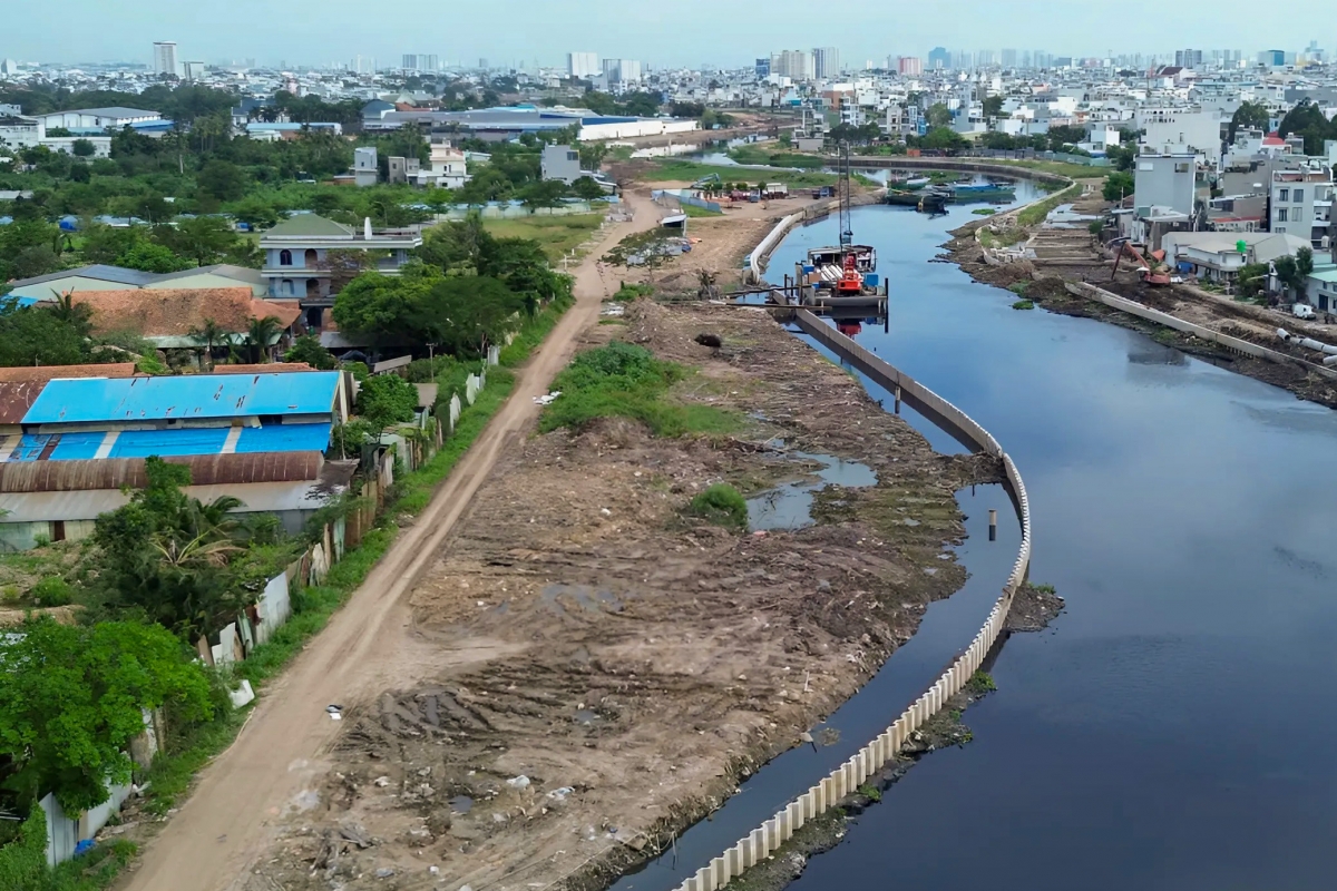 TP. Hồ Chí Minh: Giải quyết dứt điểm bãi đổ bùn thải nạo vét kênh Tham Lương - Bến Cát - rạch Nước Lên
