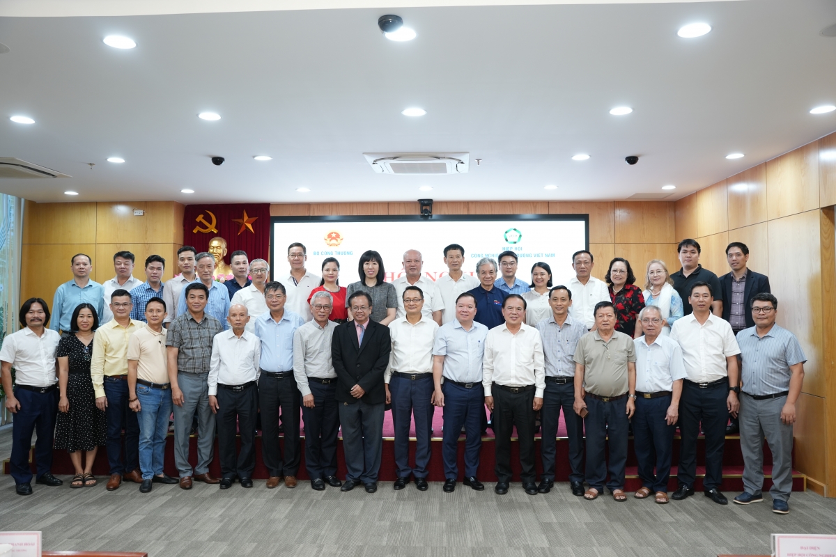 Công bố Quyết định của Thủ tướng Chính phủ về phát triển ngành Công nghiệp môi trường Việt Nam giai đoạn 2025 – 2030