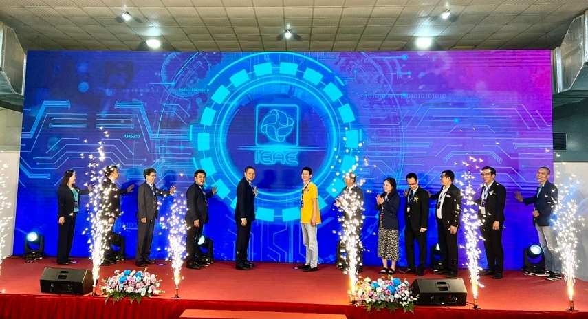 Khai mạc Triển lãm quốc tế Điện tử và Thiết bị thông minh tại Hà Nội Khai mạc Triển lãm quốc tế Điện tử và Thiết bị thông minh tại Hà Nội