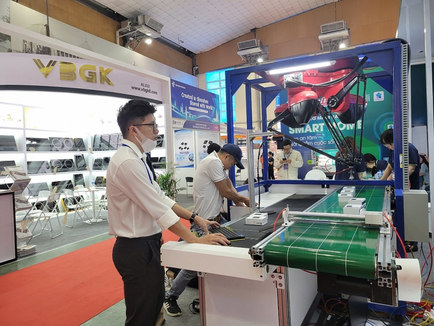 Khai mạc Triển lãm quốc tế Điện tử và Thiết bị thông minh tại Hà Nội Khai mạc Triển lãm quốc tế Điện tử và Thiết bị thông minh tại Hà Nội