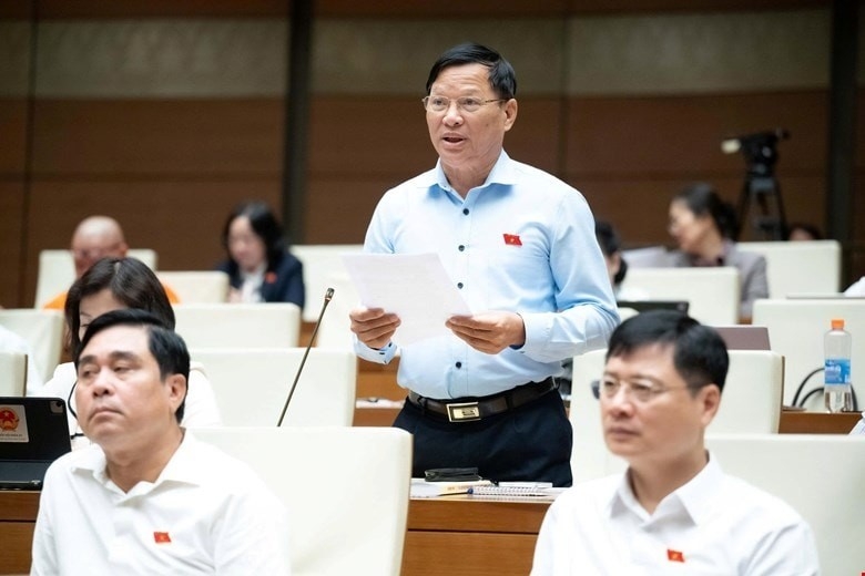 Đại biểu Trần Văn Tiến (Đoàn ĐBQH tỉnh Phú Thọ) phát biểu