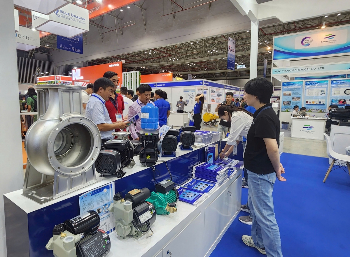 Nhiều máy móc công nghệ lọc nước, xử lý chất thải hiện đại được trưng bày tại Triển lãm Quốc tế Vietwater 2025 Nhiều máy móc công nghệ lọc nước, xử lý chất thải hiện đại được trưng bày tại Triển lãm Quốc tế Vietwater 2025