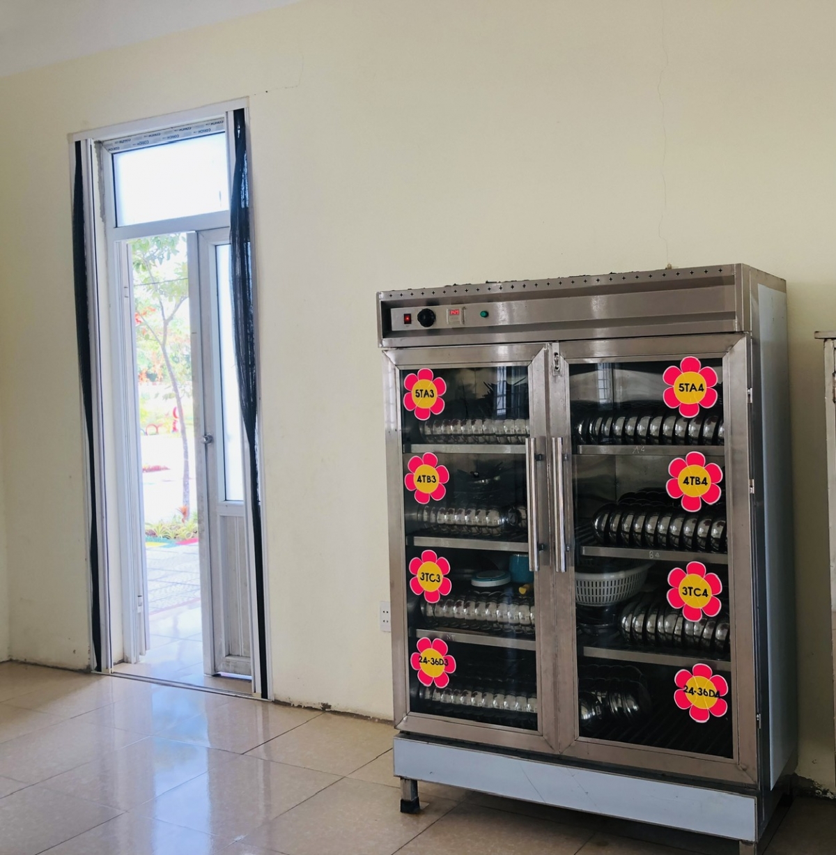 Giữ gìn vệ sinh bếp ăn trong trường mầm non, yếu tố then chốt bảo đảm sức khỏe cho trẻ em Giữ gìn vệ sinh bếp ăn trong trường mầm non, yếu tố then chốt bảo đảm sức khỏe cho trẻ em