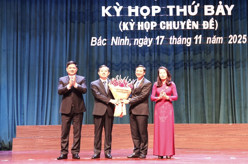 Đồng chí Phạm Hoàng Sơn được bầu giữ chức Chủ tịch UBND tỉnh Bắc Ninh Đồng chí Phạm Hoàng Sơn được bầu giữ chức Chủ tịch UBND tỉnh Bắc Ninh