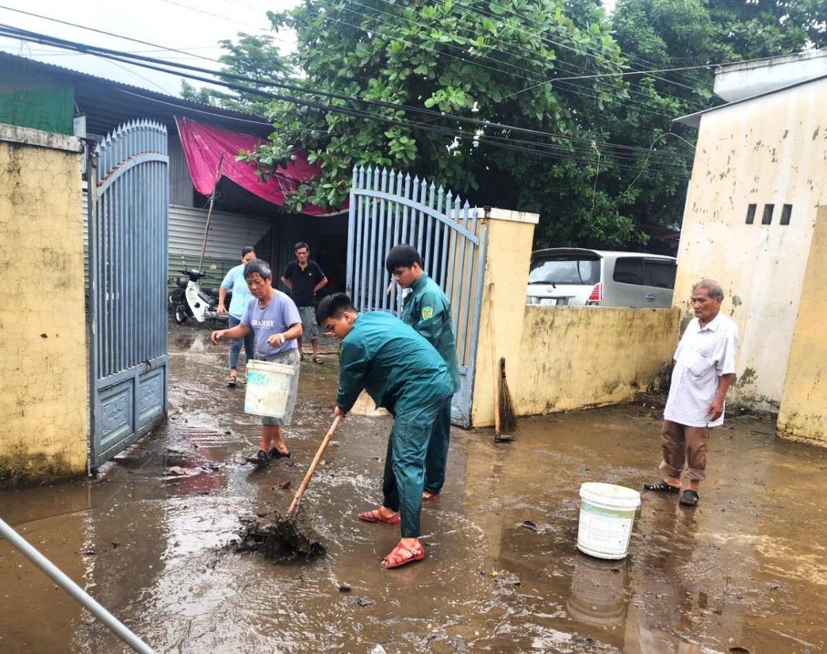 Vấn đề xử lý môi trường sau bão lũ là hết sức cần thiết. (Ảnh minh họa)