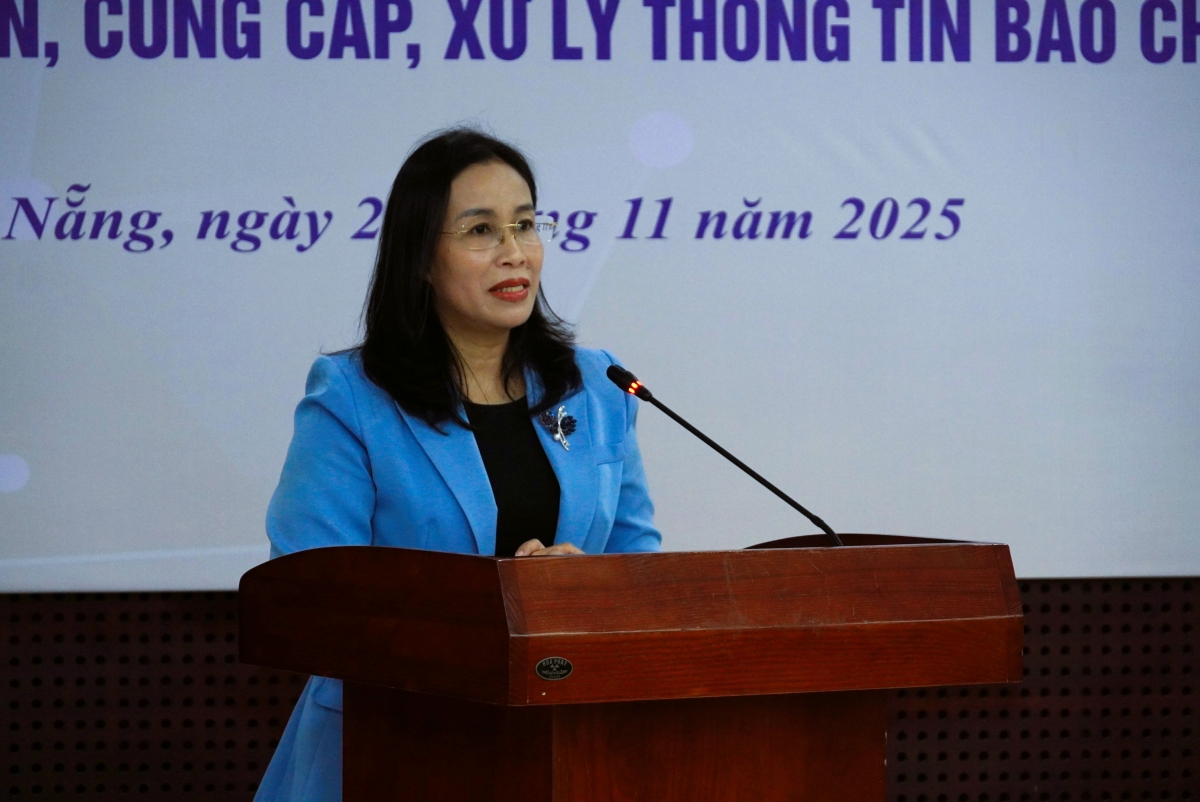 Phó Chủ tịch UBND thành phố Nguyễn Thị Anh Thi phát biểu tại hội nghị