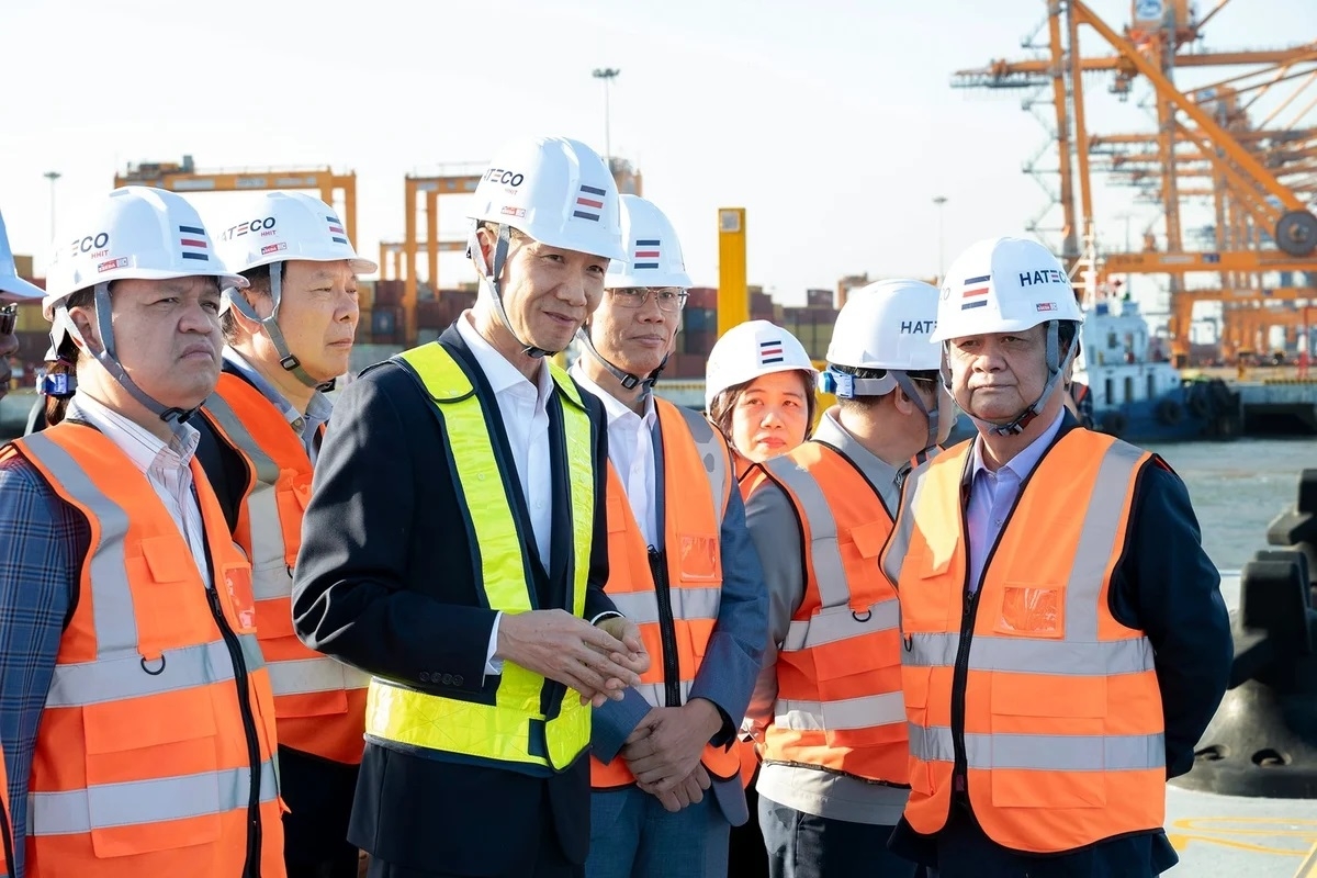 Phó Chủ tịch Quốc hội Lê Minh Hoan thăm mô hình cảng biển xanh, thông minh tại Hải Phòng chiều 29/11. (Ảnh: Khương Trung) Phó Chủ tịch Quốc hội Lê Minh Hoan thăm mô hình cảng biển xanh, thông minh tại Hải Phòng chiều 29/11. (Ảnh: Khương Trung)