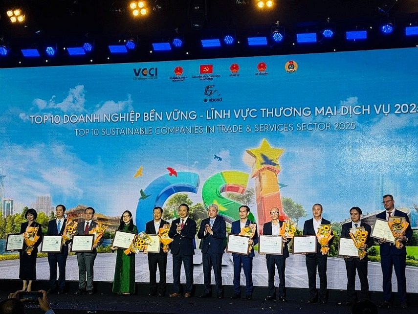 Top 10 DN bền vững trong lĩnh vực thương mại - dịch vụ năm 2025 Top 10 DN bền vững trong lĩnh vực thương mại - dịch vụ năm 2025