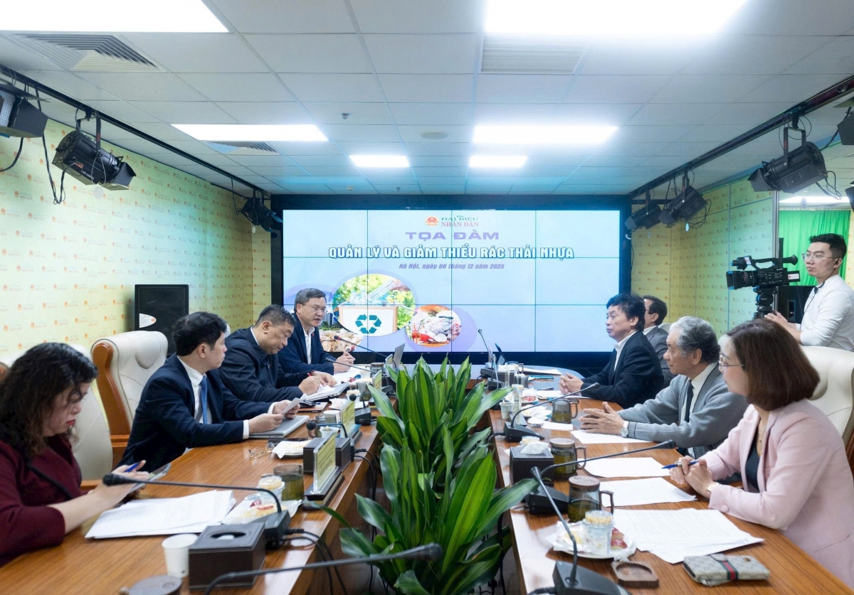 Chỉ 27% rác thải nhựa được tái chế: Việt Nam đối mặt áp lực đổi mới quản lý Chỉ 27% rác thải nhựa được tái chế: Việt Nam đối mặt áp lực đổi mới quản lý