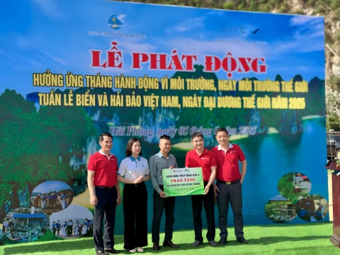 Cán bộ nhân viên SeABank chung tay làm sạch 11 bãi biển vì môi trường xanh