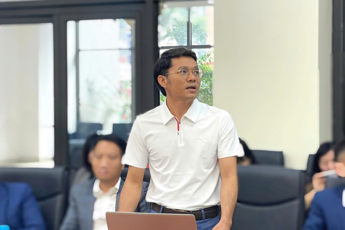 Kỹ sư Nguyễn Bá Hộ, Viện Sinh học Nhiệt đới, Chủ nhiệm Câu lạc bộ Thực hành Sống xanh TP.HCM, trình bày tại hội thảo.