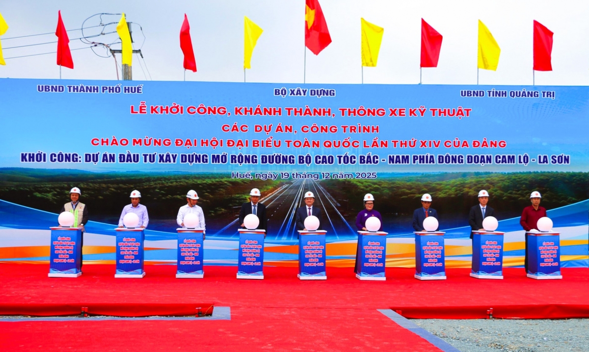 Lễ khởi công Dự án ĐTXD mở rộng đường bộ cao tốc Bắc - Nam phía Đông đoạn Cam Lộ - La Sơn.
