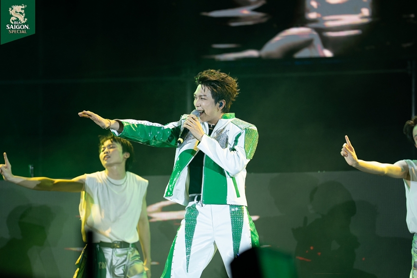 Bia Saigon Special trao hàng ngàn “Lộc Special” tại Extra Special Night 2025, sẵn sàng tỏa Tết lớn