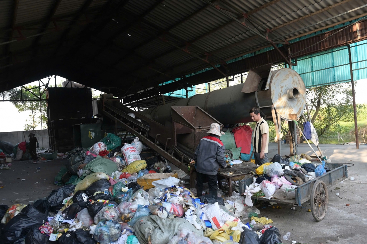 Giải bài toán phân loại rác thải bằng cỗ máy phân loại rác “made in Việt Nam”