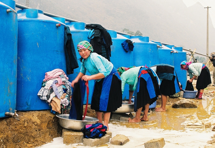 Nước sạch về bản Lùng Phìn. Ảnh: Huyền Vũ