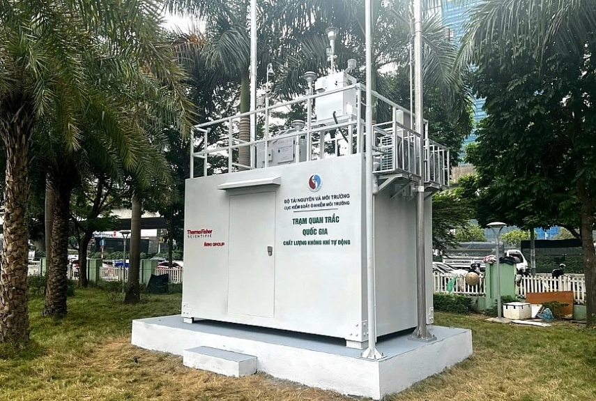 Trạm quan trắc môi trường không khí quốc gia đặt tại Công viên Thanh Xuân, TP. Hà Nội. Ảnh: NN&MT