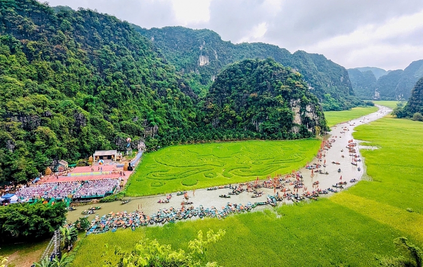 Ninh Bình đưa du lịch trở thành 