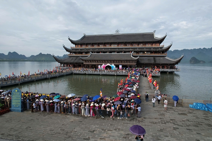 Ninh Bình đưa du lịch trở thành 
