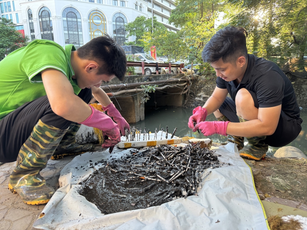 Hà Nội Xanh - Những bước chân lội bùn “đánh thức” dòng sông chết