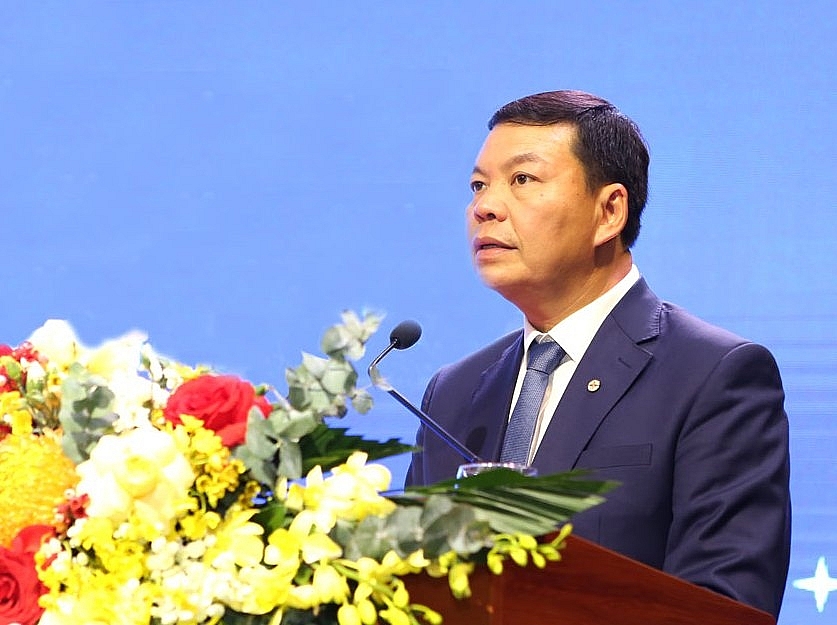 Điện lực Ninh Bình: Đảm bảo cung cấp điện an toàn, liên tục và ổn định phục vụ phát triển kinh tế - xã hội địa phương Điện lực Ninh Bình: Đảm bảo cung cấp điện an toàn, liên tục và ổn định phục vụ phát triển kinh tế - xã hội địa phương