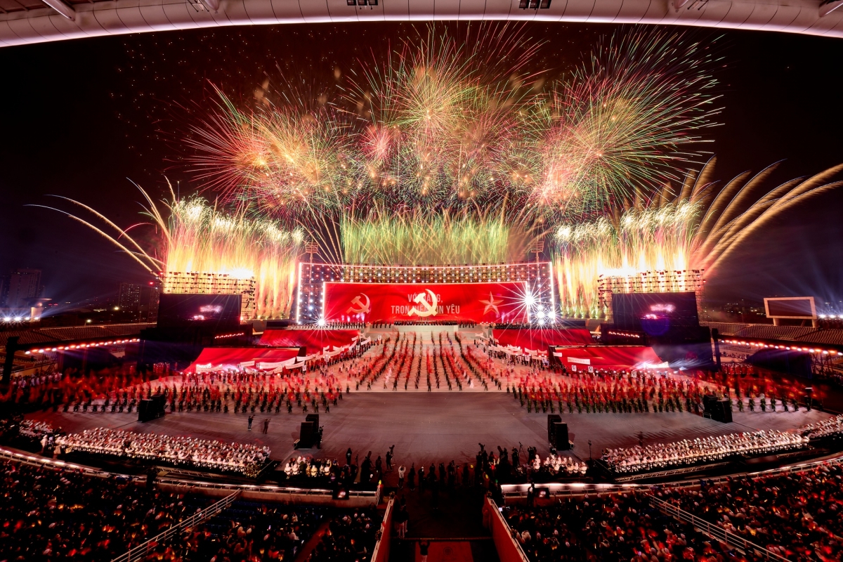 Sun Group khẳng định vị thế “ông lớn pháo hoa” với hàng loạt show diễn đình đám Sun Group khẳng định vị thế “ông lớn pháo hoa” với hàng loạt show diễn đình đám