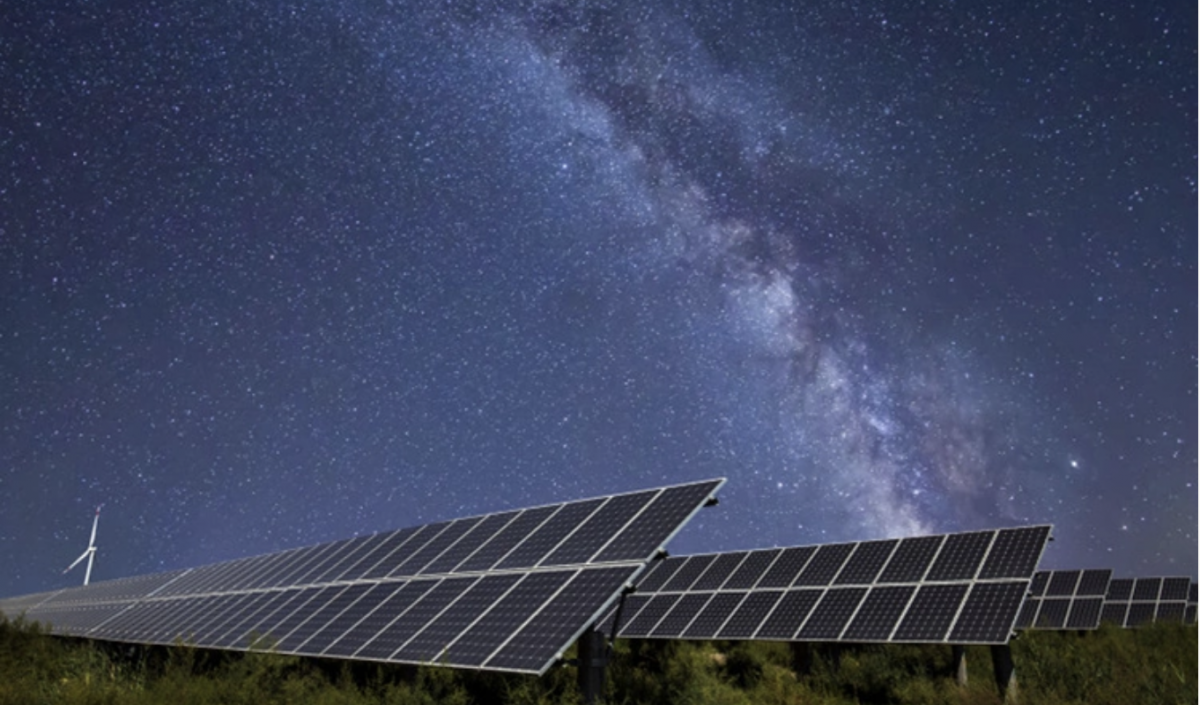 Pin mặt trời tạo điện vào ban đêm: Đột phá công nghệ mới được kỳ vọng trong tương lai (Nguồn: Zhengzaishuru/iStock)